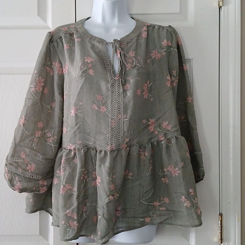 Como Black light olive green floral print blouse Sz XL NWOT